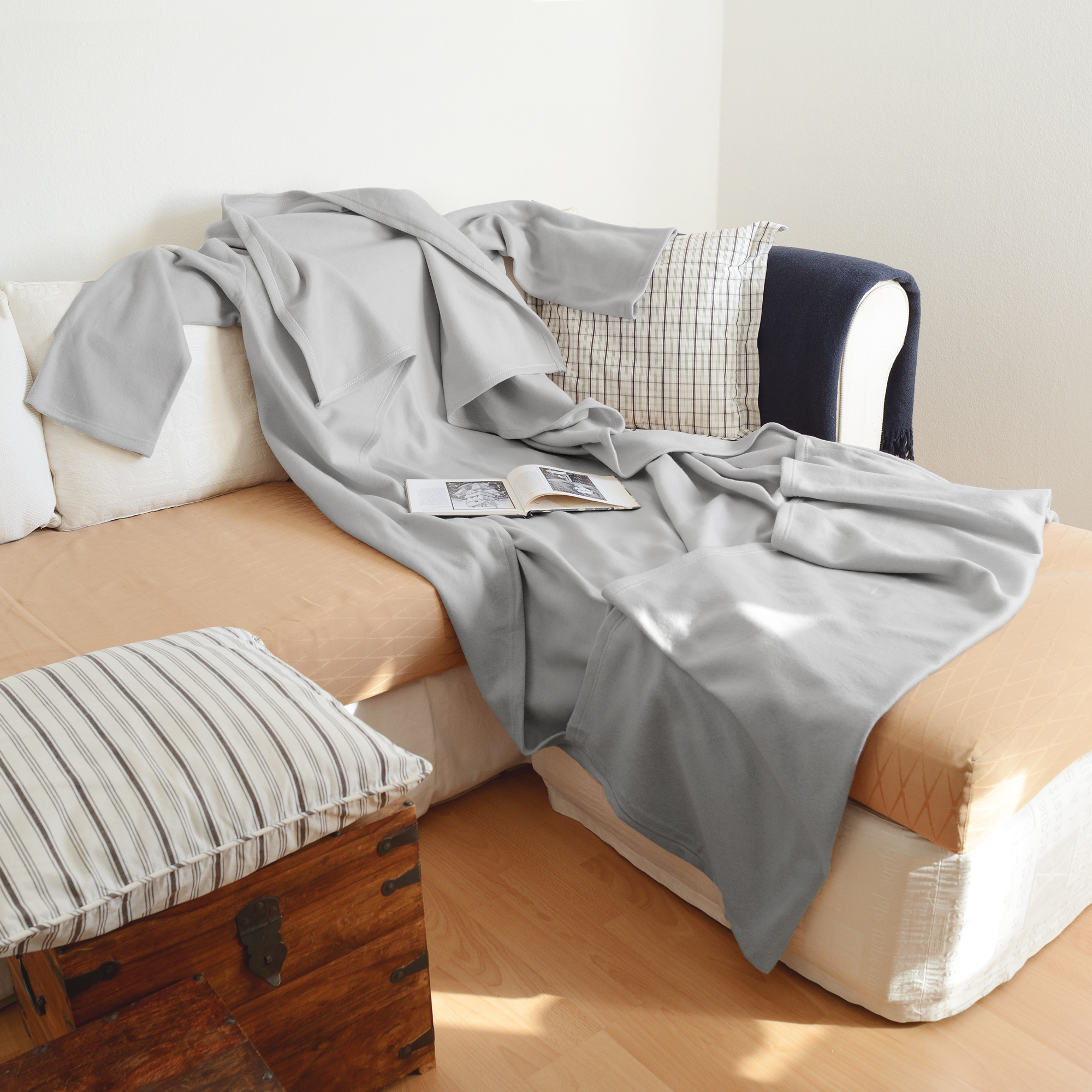 Kuschelige Ärmeldecke beige Kuschelige Ärmeldecke beige