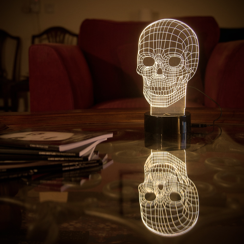 LED Lampe Totenkopf mit 3D Effekt ? coole Leuchte!