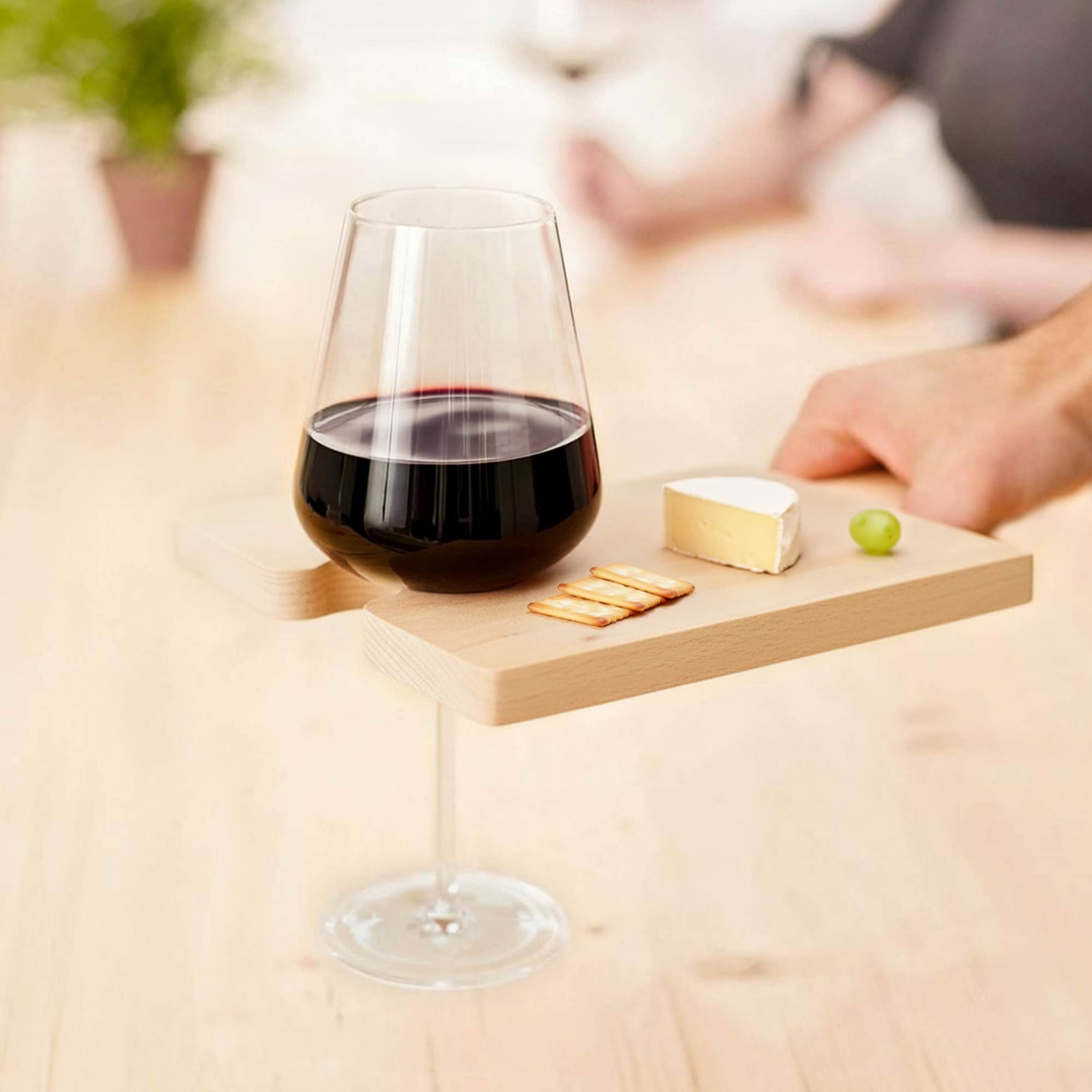 Häppchenset Brett in Puzzleform mit Weinglas