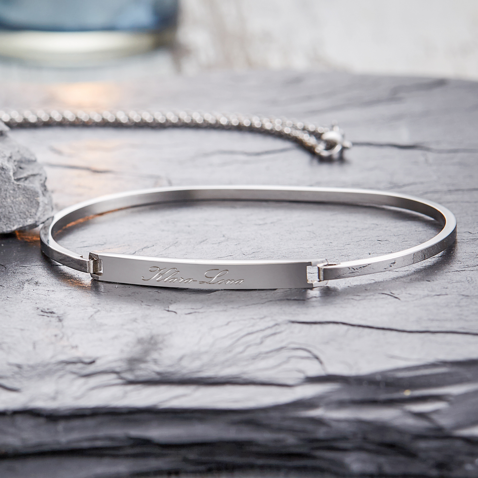 Armreif mit Gravur - Farbe Silber - Personalisiert Armreif mit Gravur - Farbe Silber - Personalisiert