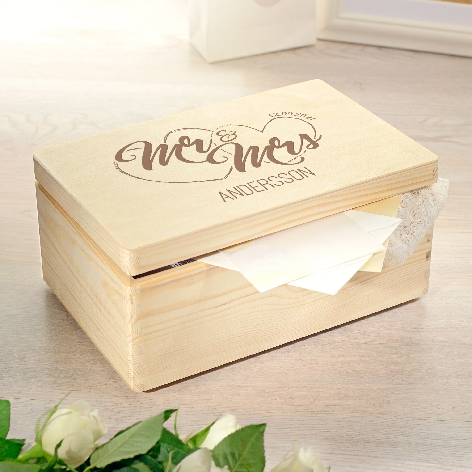 Erinnerungsbox mit Gravur - Mr & Mrs - Geschenkbox Hochzeit