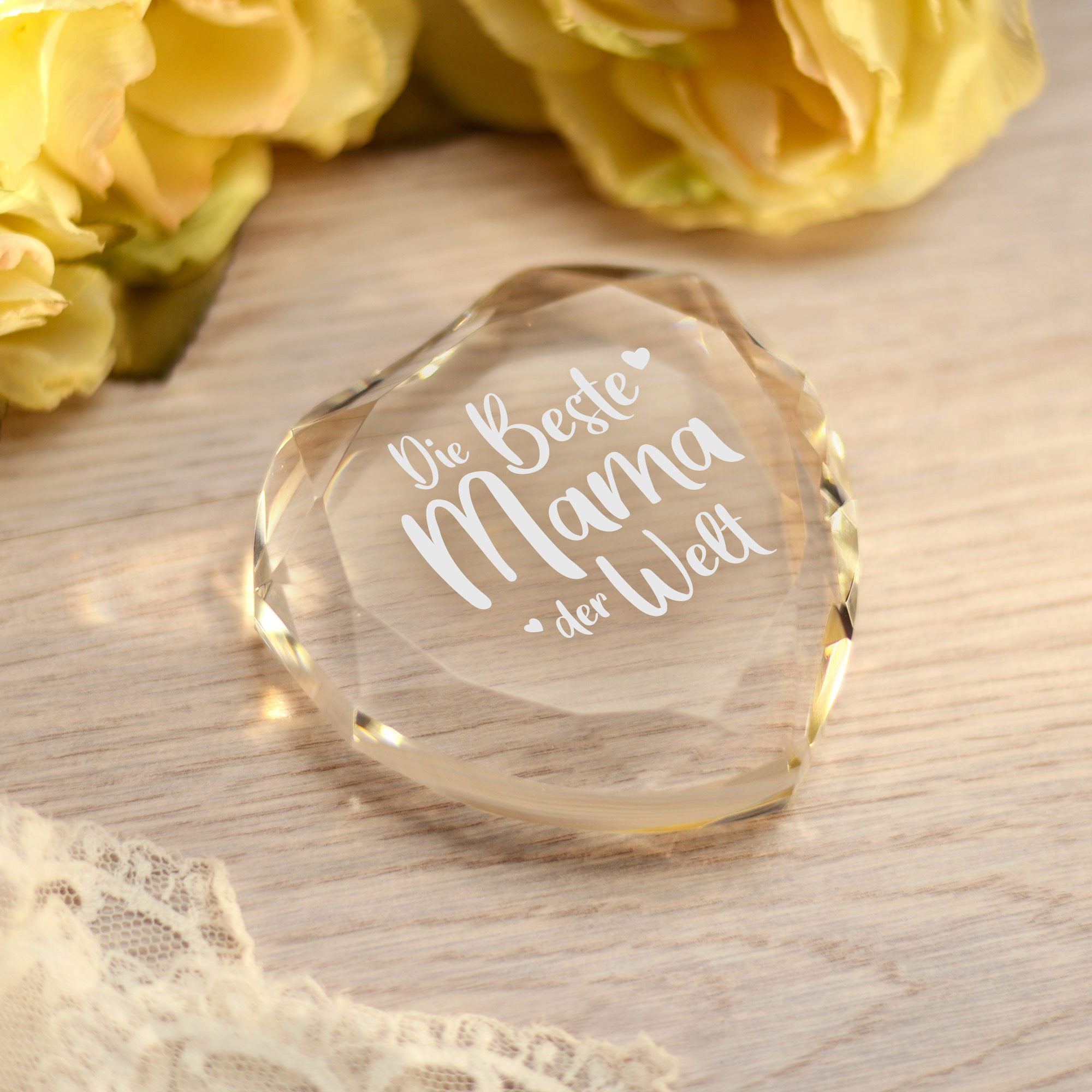 Glasherz als Muttertagsgeschenk, Diamant Dekoration mit graviertem Schriftzug, Glas Kristall für Mama, Glasherz als Tischdeko und Briefbeschwerer