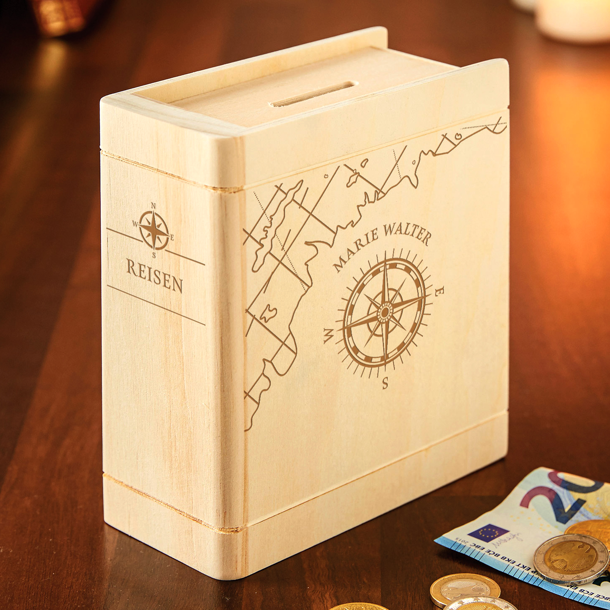 Sparbuch mit Kompass Gravur - Urlaubskasse Gravierbare Holz Spardose als persönliche Reisekasse, Sparbuch mit Namensgravur - originelles Geldgeschenk, personalisierte Sparbüchse - Kompass Mot