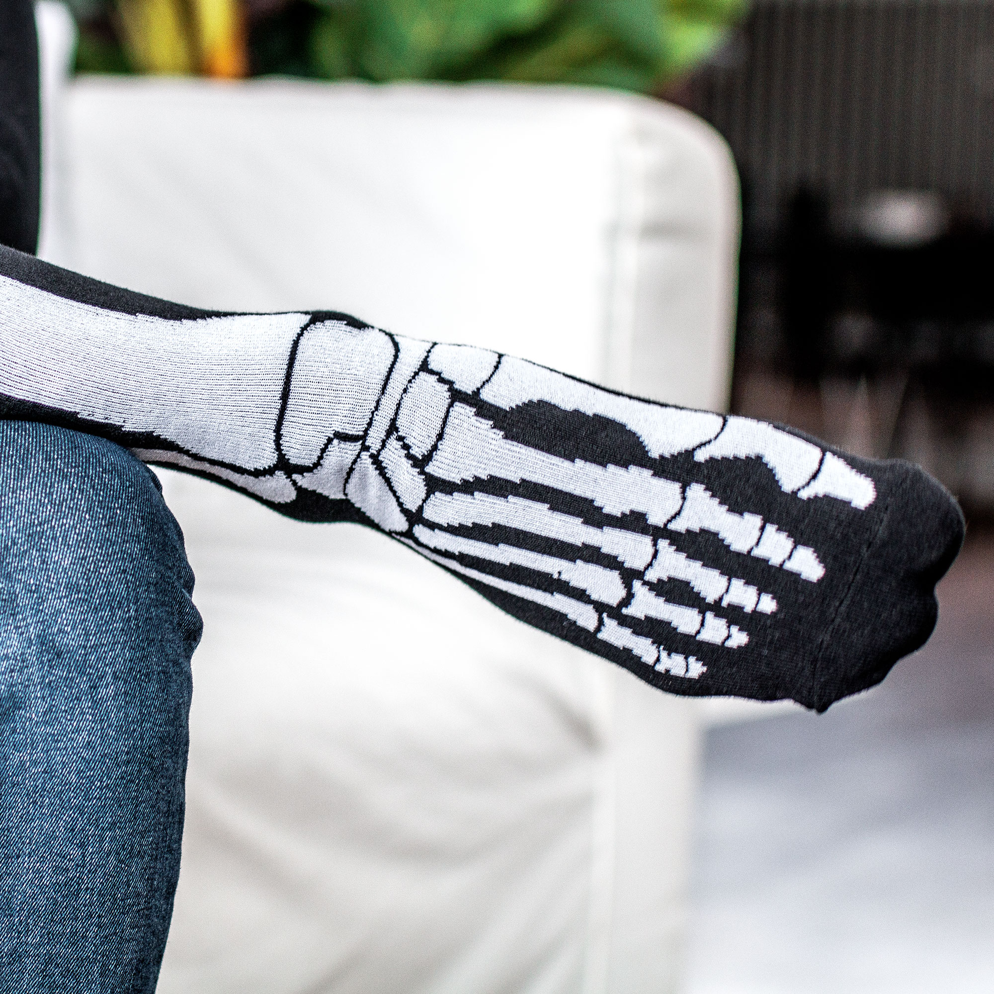 Witzige Herrensocken mit ausgefallenem Skelettmotiv, Verrückte Damensocken als Halloween Verkleidung, Lustige bedruckte Socks als Skelettfuß
