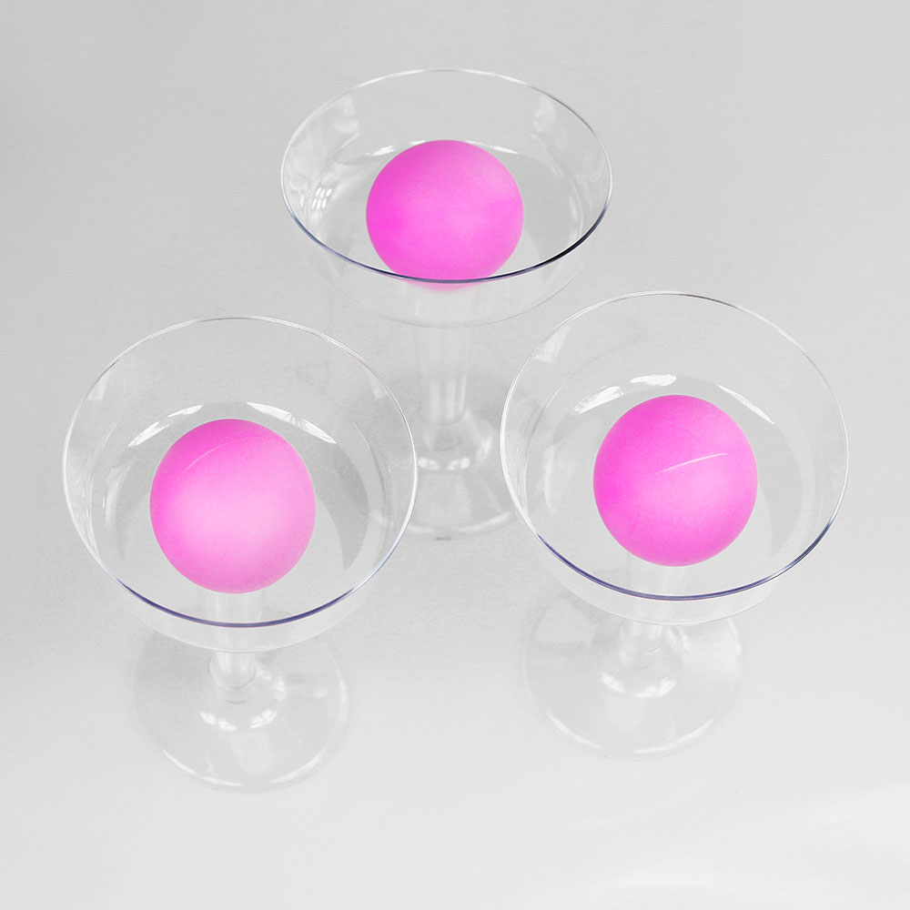 Prosecco Pong Set, Party Trinkspiel JGA Spiel für Frauen, Partyspiel Erwachsene mit Sekt, Drinking Game 12 Gläser 3 Bälle