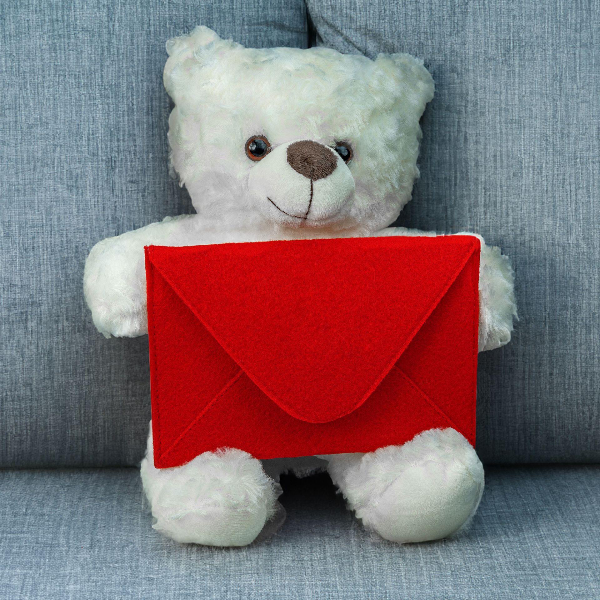 Teddybär Bote - roter Briefumschlag