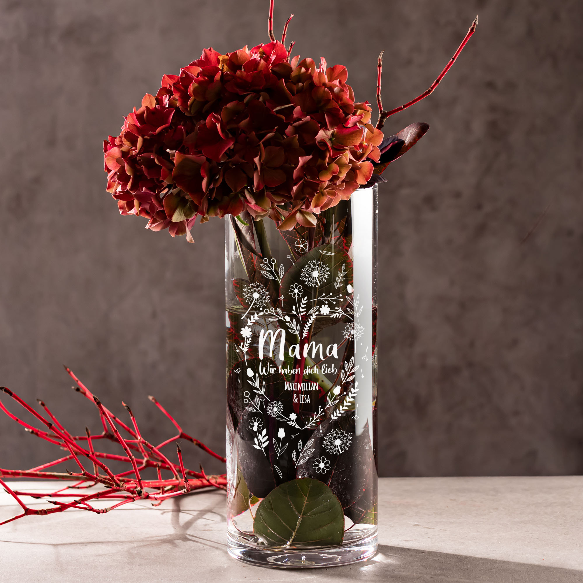 Runde Vase mit Blumenherz Gravur - personalisiert für Mama 3