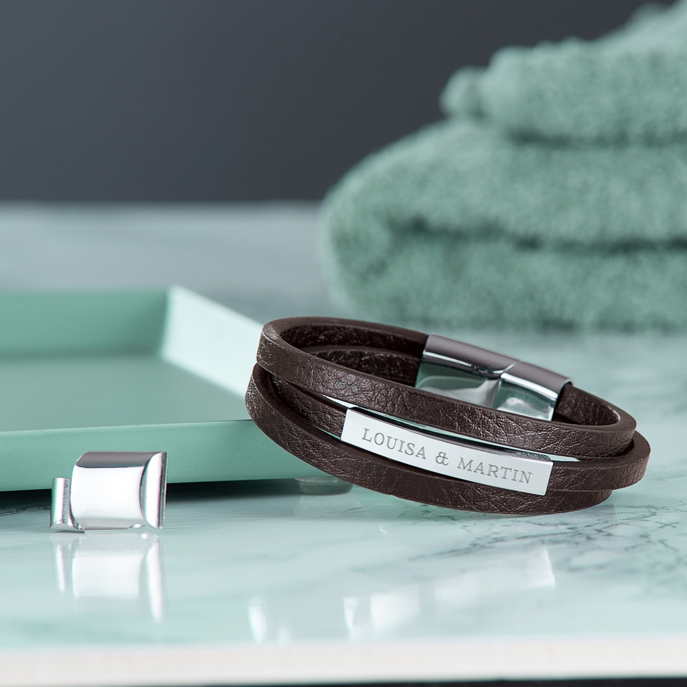 Herrenarmband mit Gravur - braunes Lederarmband mit 2 Namen Herrenarmband mit Gravur - braunes Lederarmband mit 2 Namen