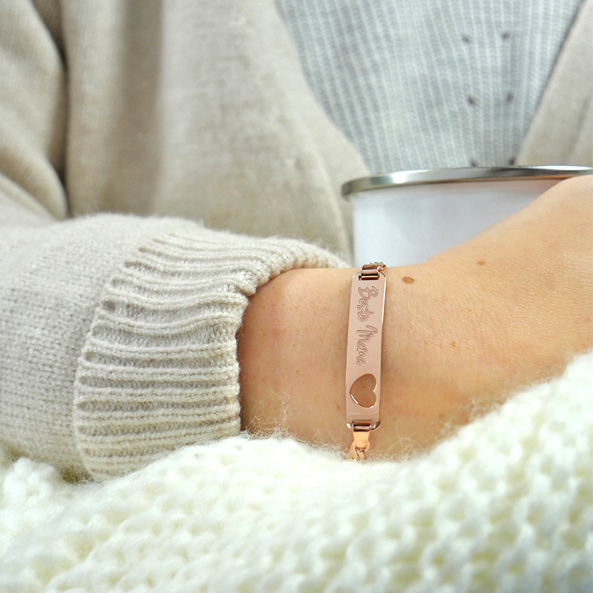 Graviertes Roségold Armband mit Herzstanze - Beste Mama 3