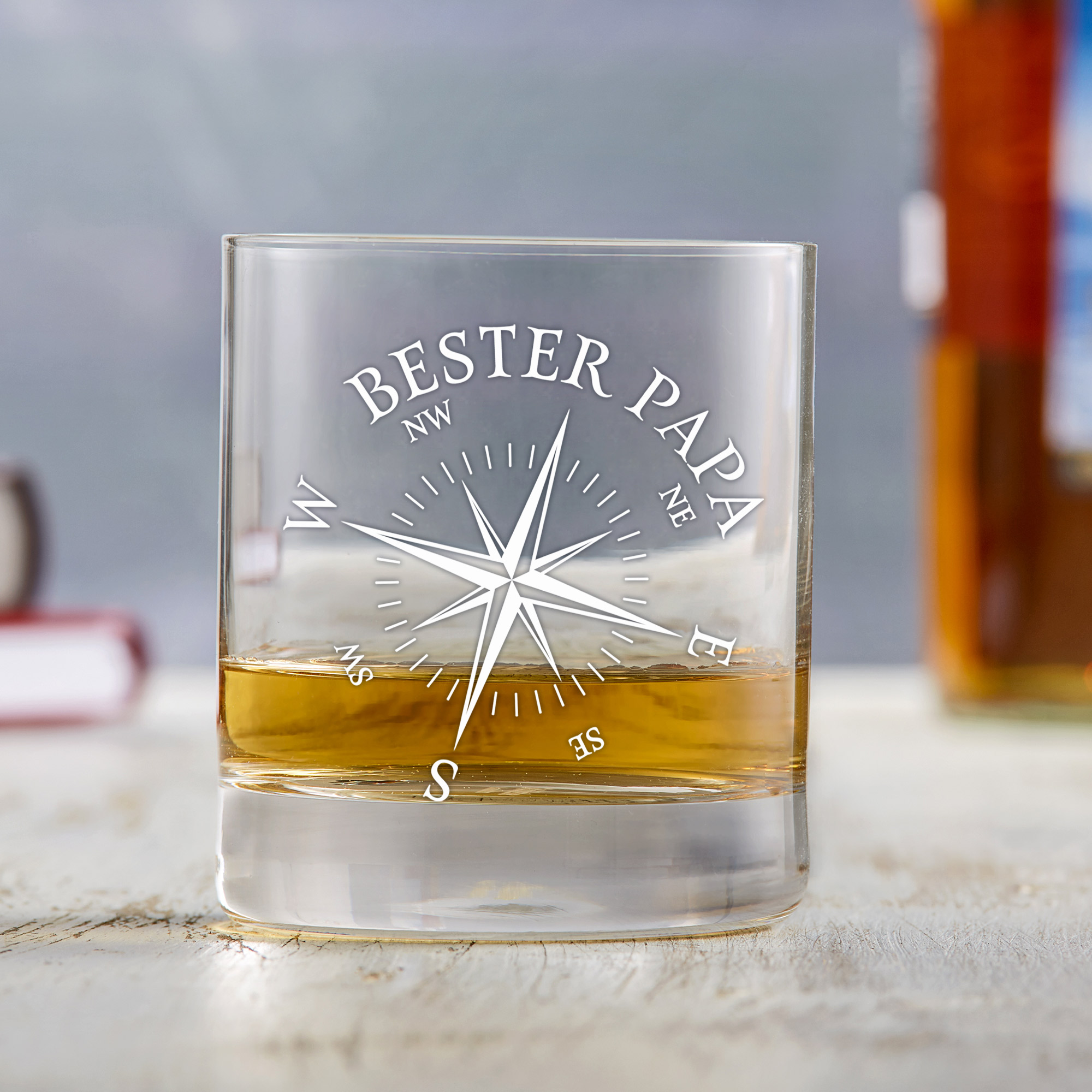 Whiskey Glas mit Gravur, Whisky Geschenk für Papa mit Kompass Motiv, Whisky Zubehör als Vatertagsgeschenk, Graviertes Whisky Glas im Tumbler Stil