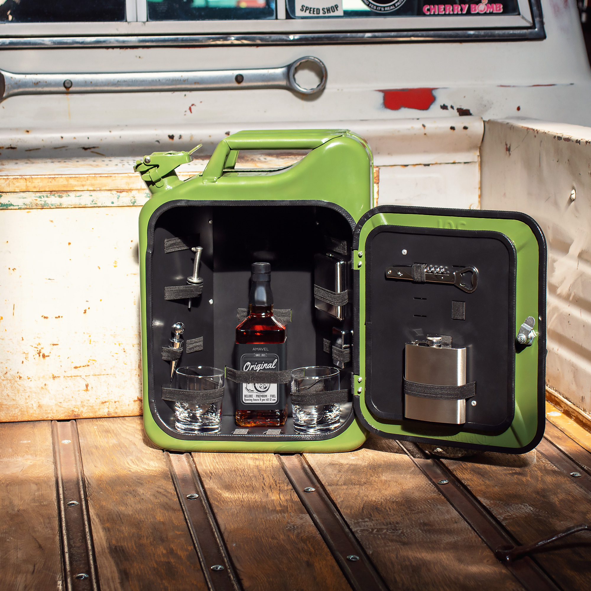 Mobile Mini Bar - Kanister Barschank mit Zubehör grün Mobile Mini Bar - Kanister Barschank mit Zubehör grün 6