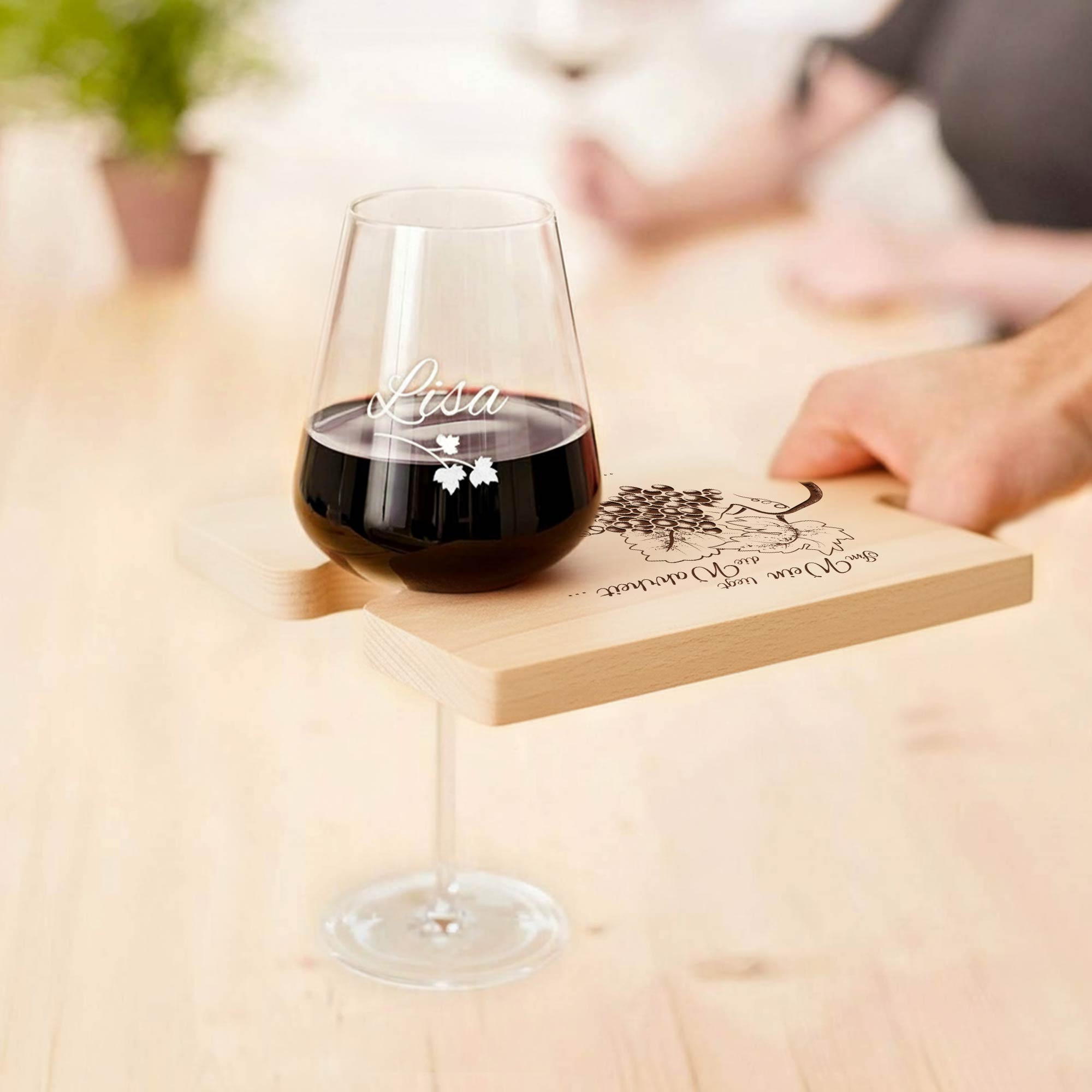 Häppchenset Brett in Puzzleform mit Weinglas