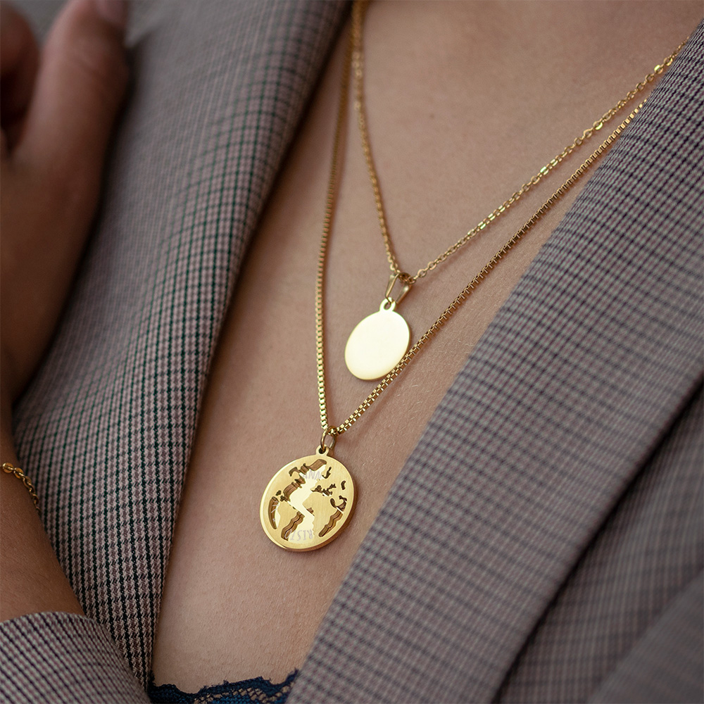 Kette mit Anhänger Welt - Namen - Gold