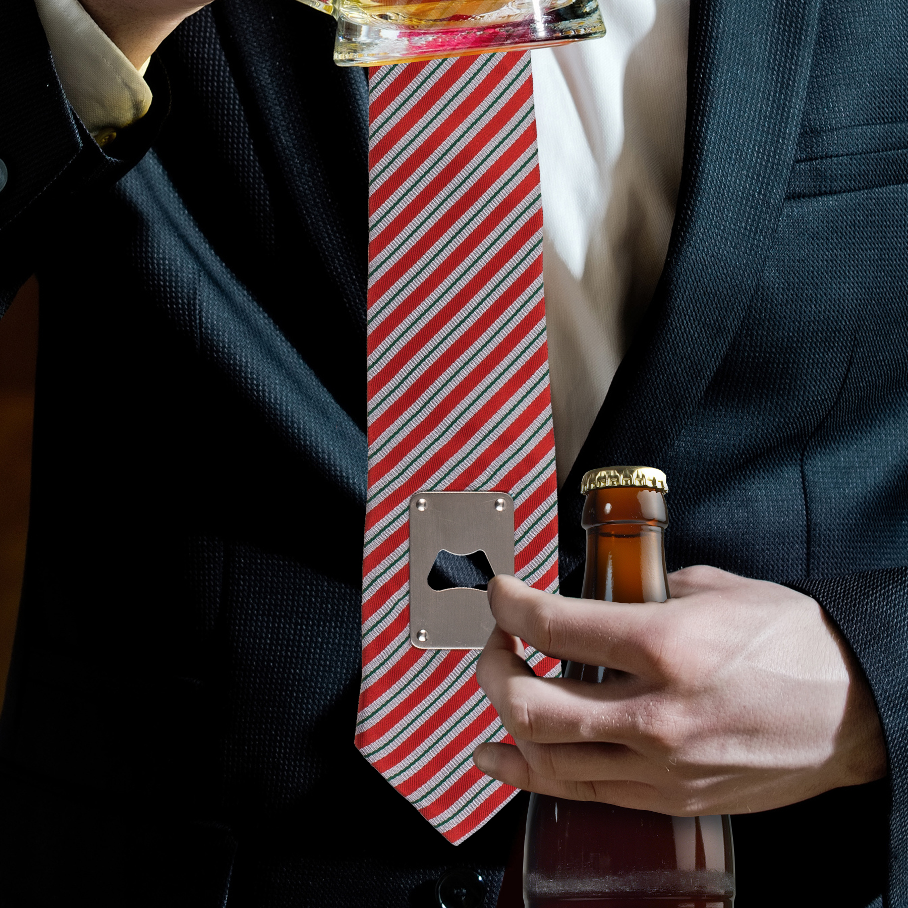 Krawatte mit Bieröffner Krawatte mit Bieröffner