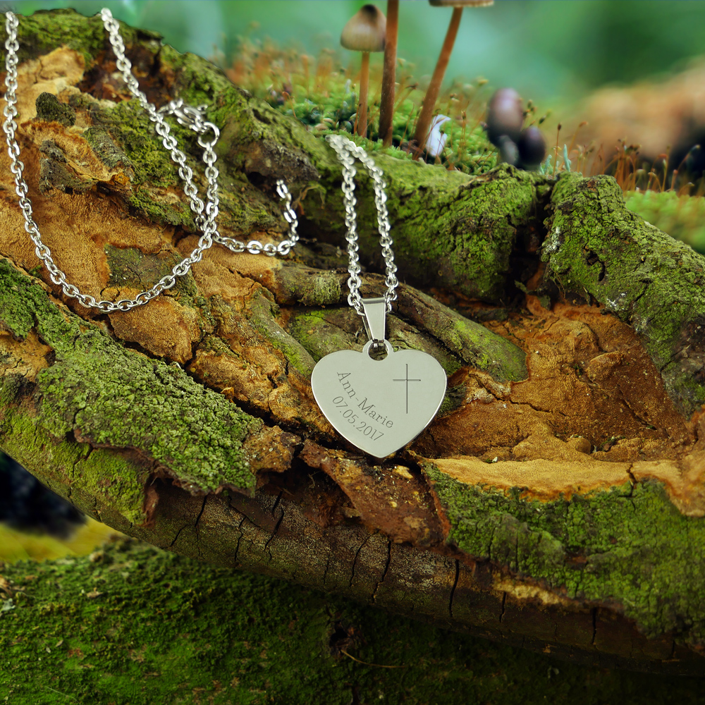 Kette mit Herz-Anhänger - Kreuzkette mit Gravur Kreuz und Datum - Silber Kette mit Herz-Anhänger - Kreuzkette mit Gravur Kreuz und Datum - Silber