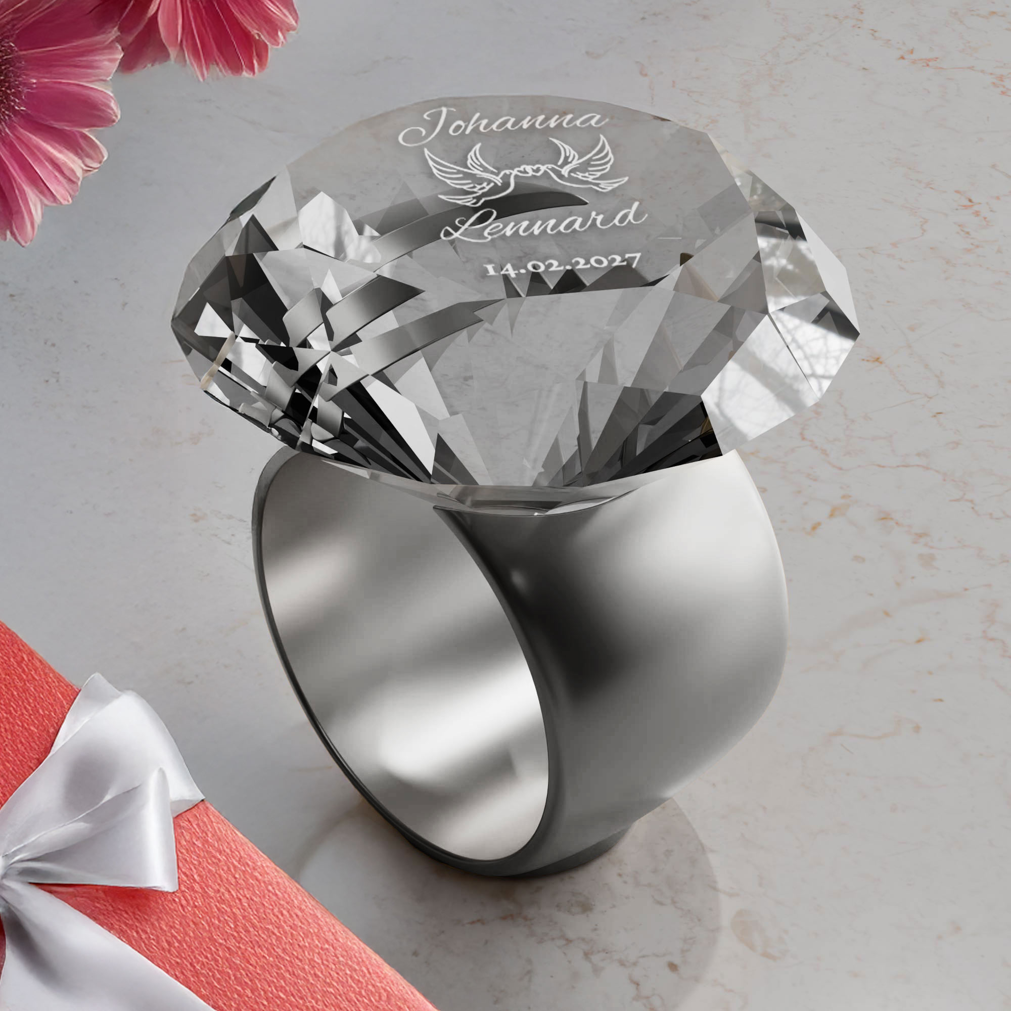 Diamant Kristall mit Liebestauben Gravur und Ring Displayständer Silber