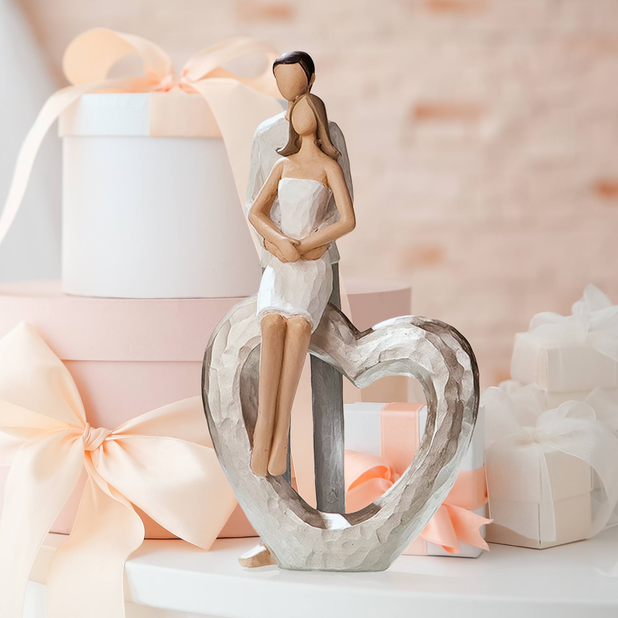 Deko Skulptur als Hochzeitsgeschenk, Moderne Skulptur mit Herz, Romantische Tischdeko, Liebespaar Figur als Geschenk für Paare, Heimdeko Ideen