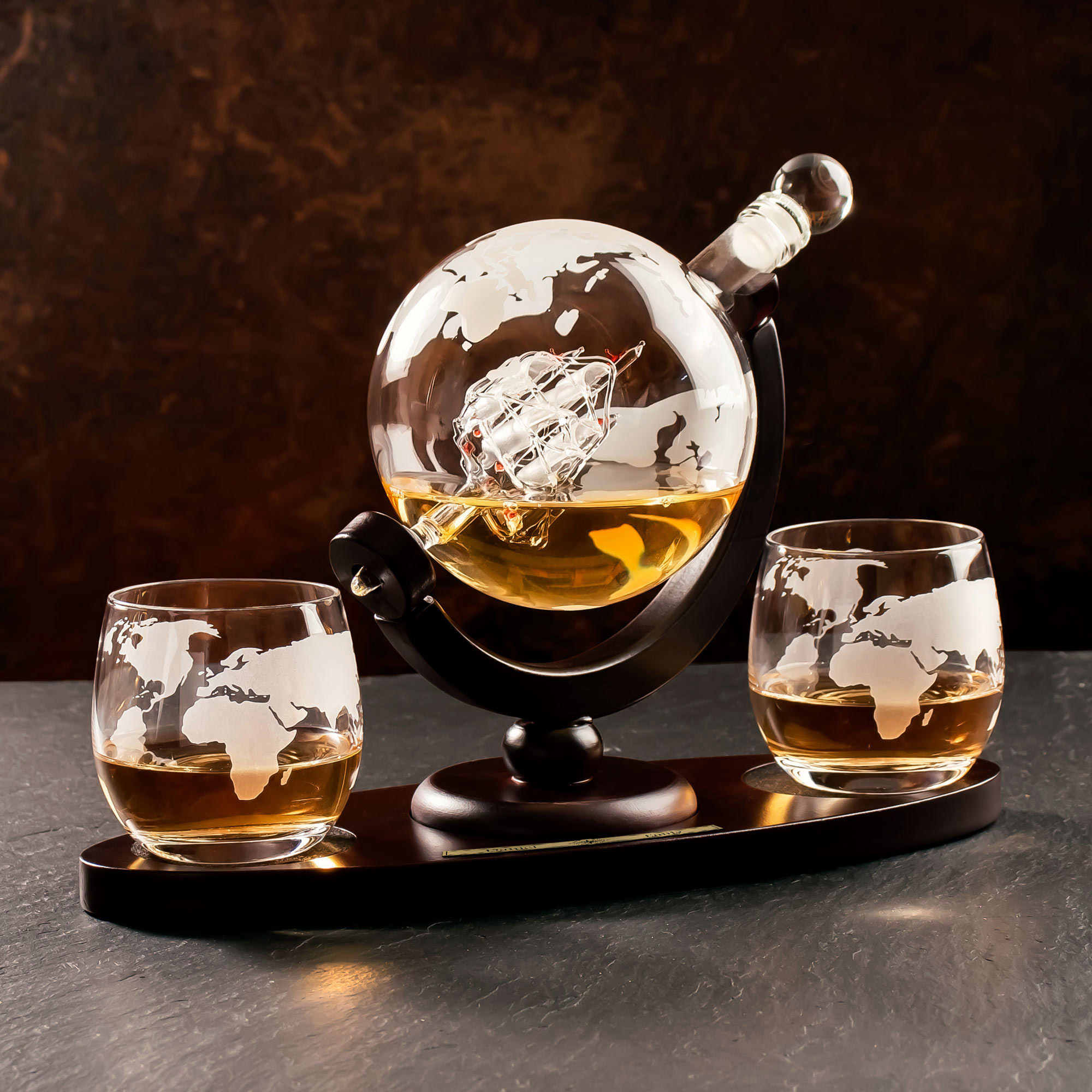 Design Whiskykaraffe Globus inklusive Whiskygläsern und Serviertablett